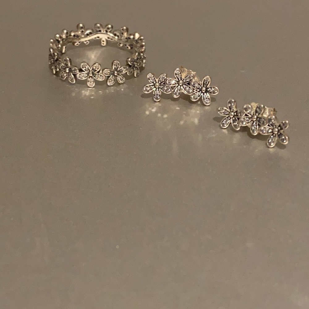 Pandora Daisy Ring and Earrings set